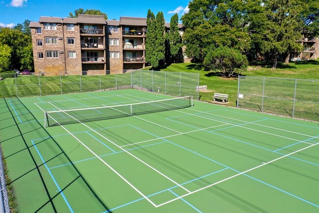 Photo - Edina Highland Villa