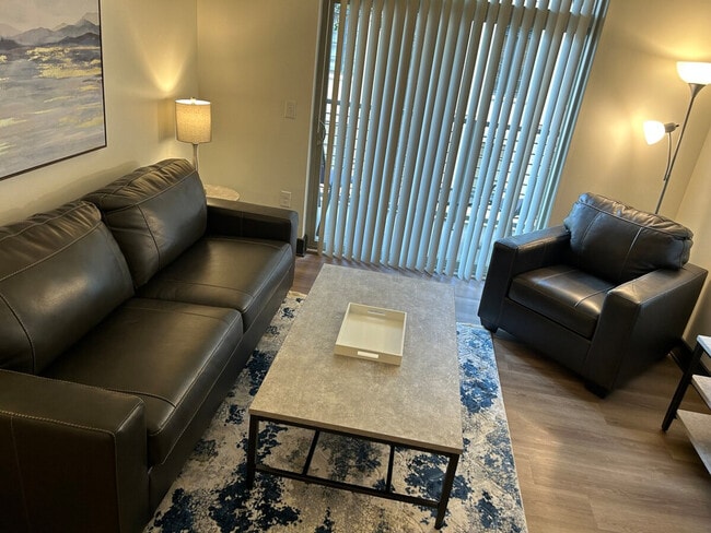 Photo - 539 W Trade St Unidad ID1344164P