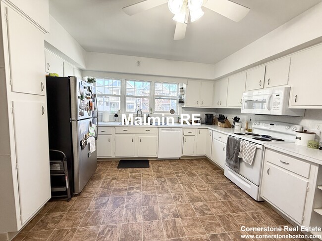 Photo - 920 E 4th St Apartment Unit 1