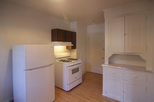 Photo - 8001 Saint Lawrence Ave