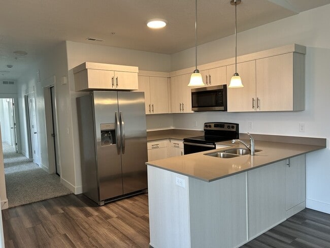 13713 S Hanley Ln Unit 301