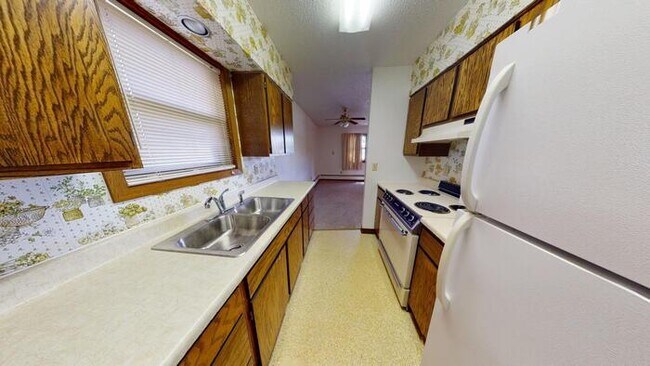 Photo - 212 1st St N