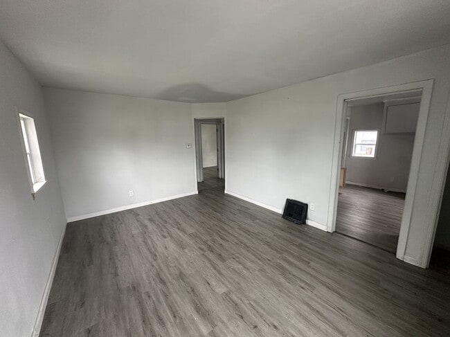 Photo - 3807 Bassett St