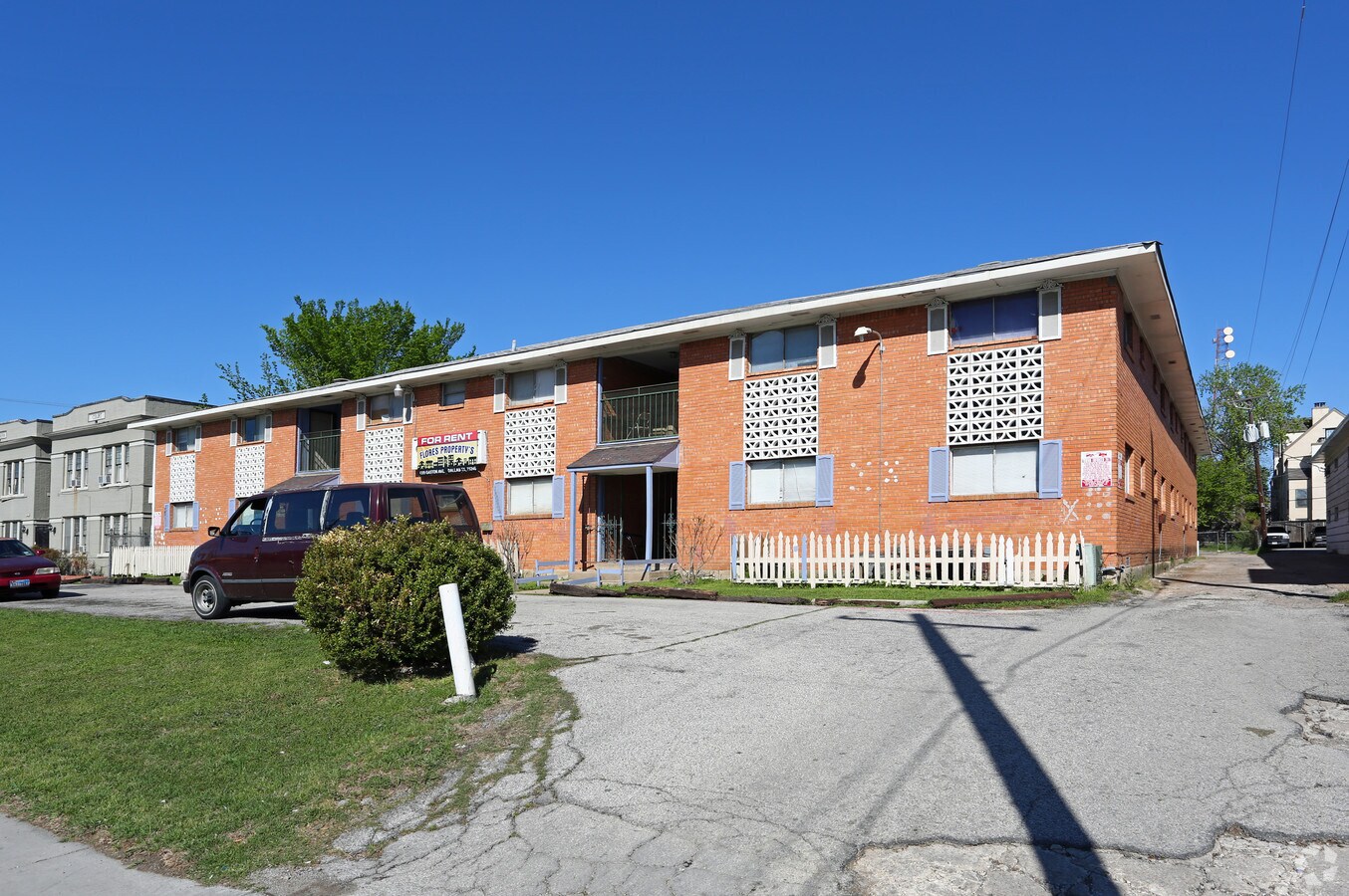 Photo - Cedarwood Court Apartments