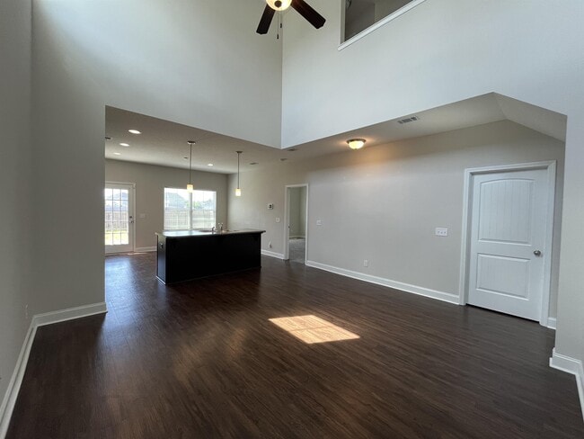 200 Gambrel Rd