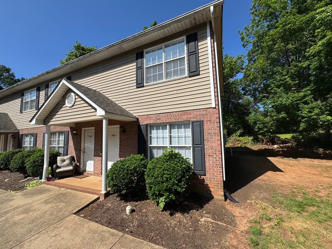 Photo - 986 8th Ave NW (Hickory, NC)