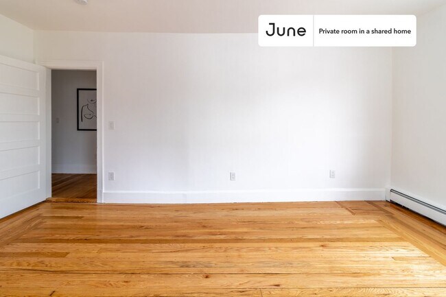 Room in Shared 7 bed/2 bath home in Brighton