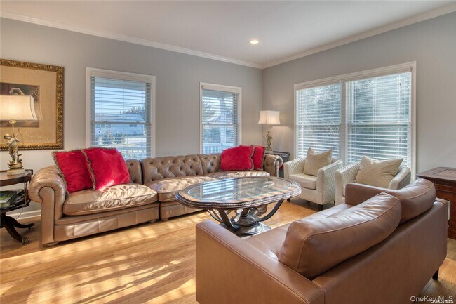 Photo - 750 Kerwin Blvd