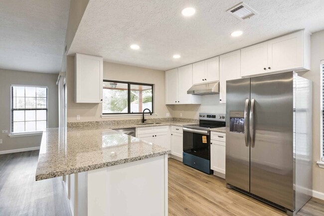 Photo - 259 E Castle Harbour Dr