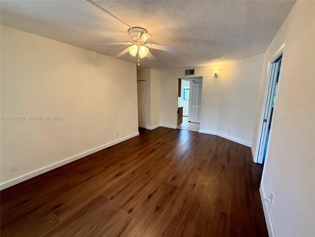 Photo - 114 Gardens Dr Unit 104
