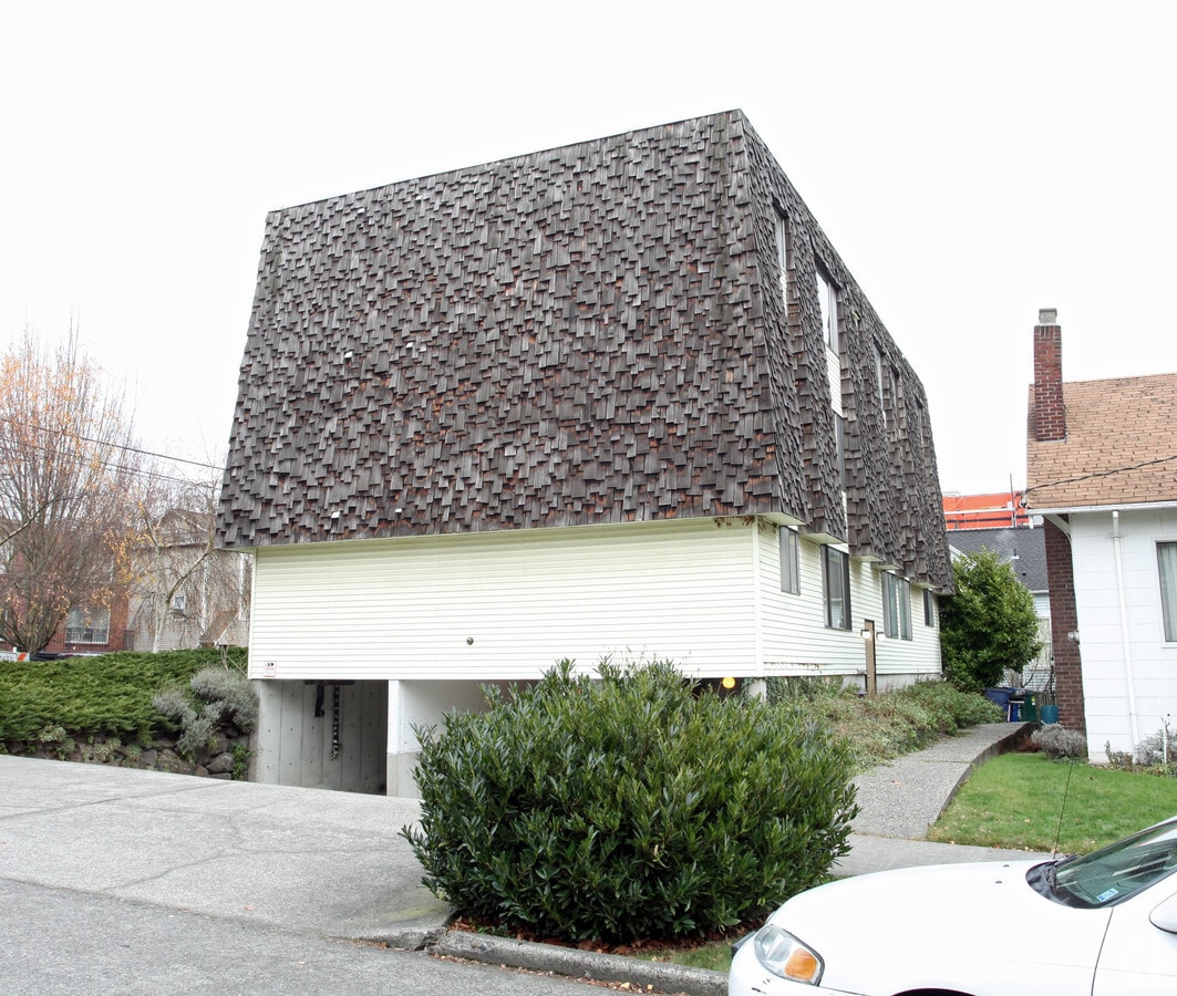 Photo - 801 N 43rd St