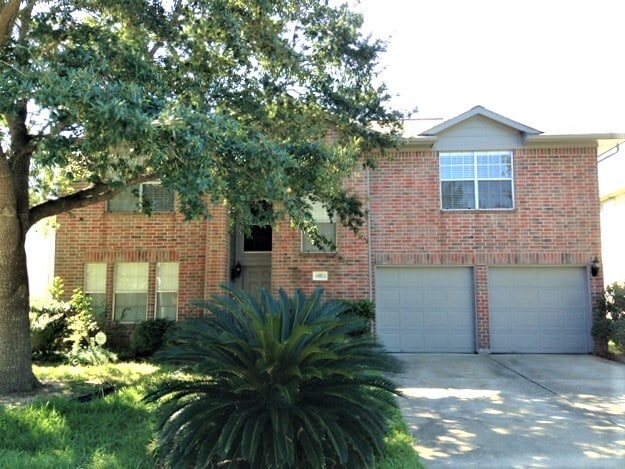 Building Photo - 15923 Mission Glen Dr