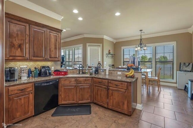 Photo - Gorgeous 4 Bedroom Home with Bonus Room in Bossier!