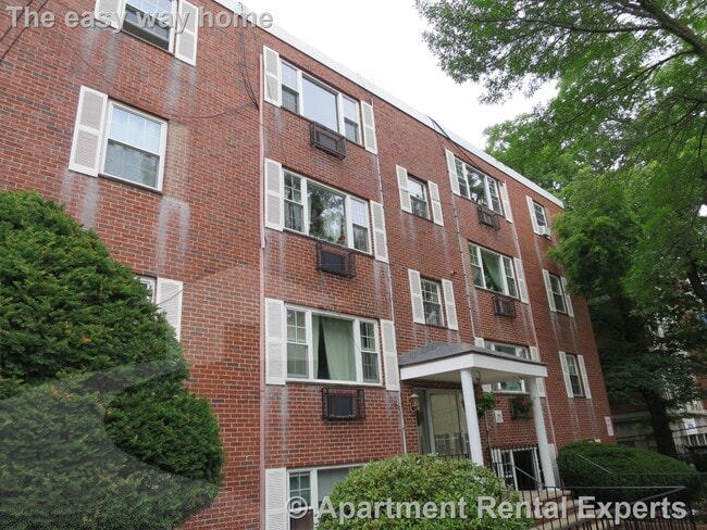 Building Photo - 21 Franklin St Unit #11