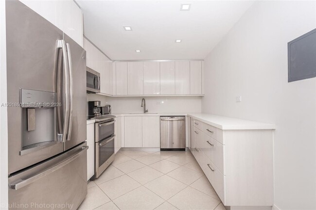 Photo - 5555 Collins Ave Unit 9U