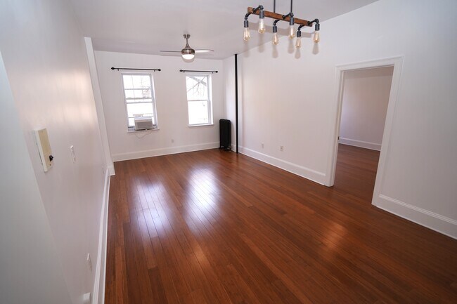 Photo - 72 Strathmore Rd