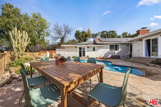 Photo - 107 Alto Dr