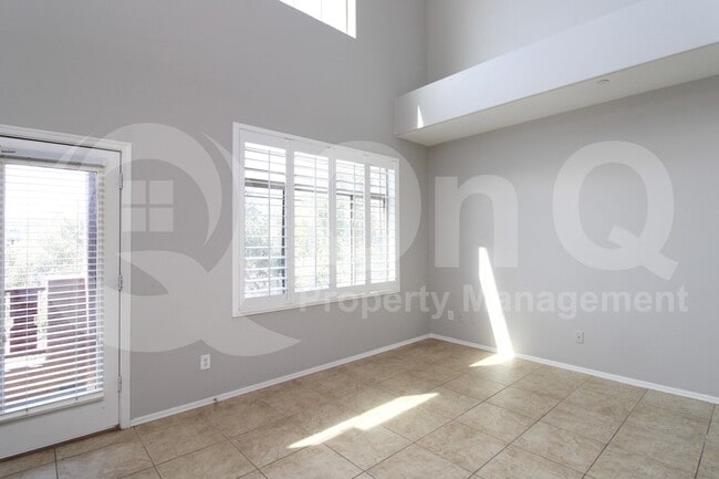 Photo - 900 S 94th St