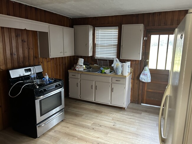 Photo - 108 E Kentucky Ave