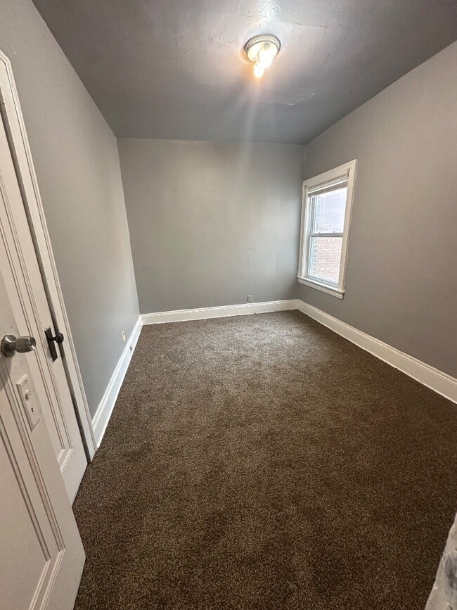 Renovated 2 Bedroom Apartment with Classic Character & Spacious Layout