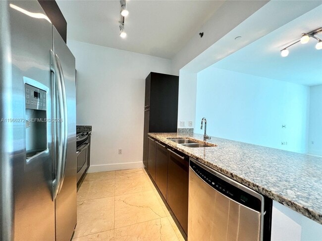 Photo - 950 Brickell Bay Dr Unit 3903