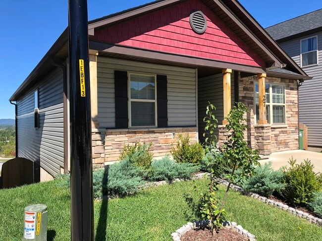 Photo - 27 Harrelson Ln