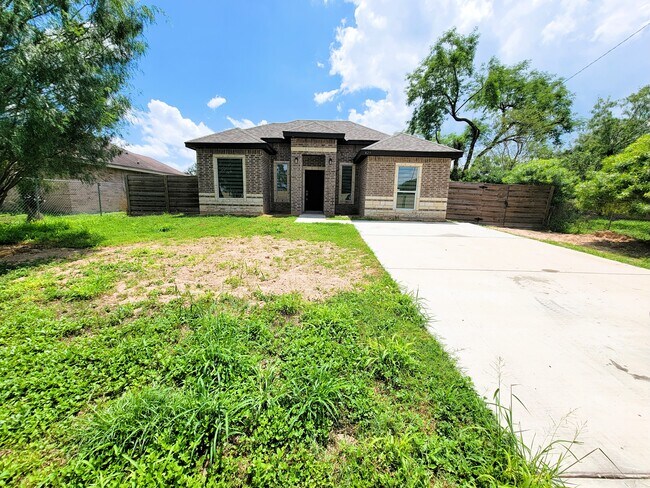 Photo - 429 E Nebraska Rd House