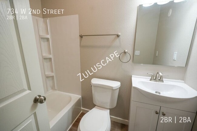 Photo - 734 W 2nd St