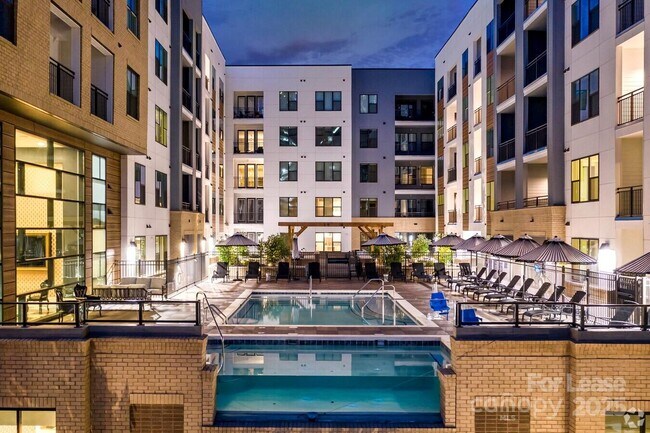 Building Photo - 101 W Morehead St Unit S1B