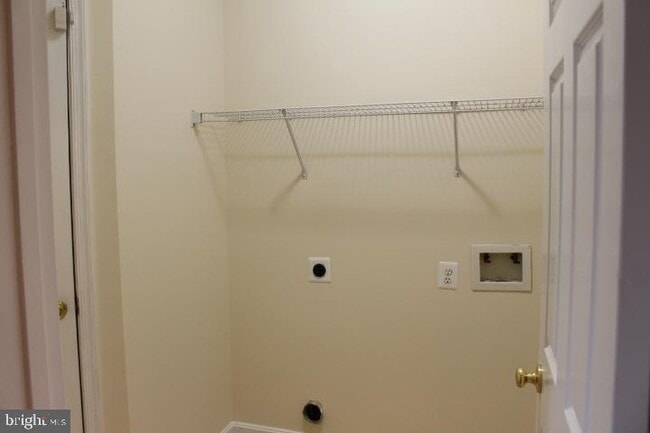 Building Photo - 80 Chadwick Dr