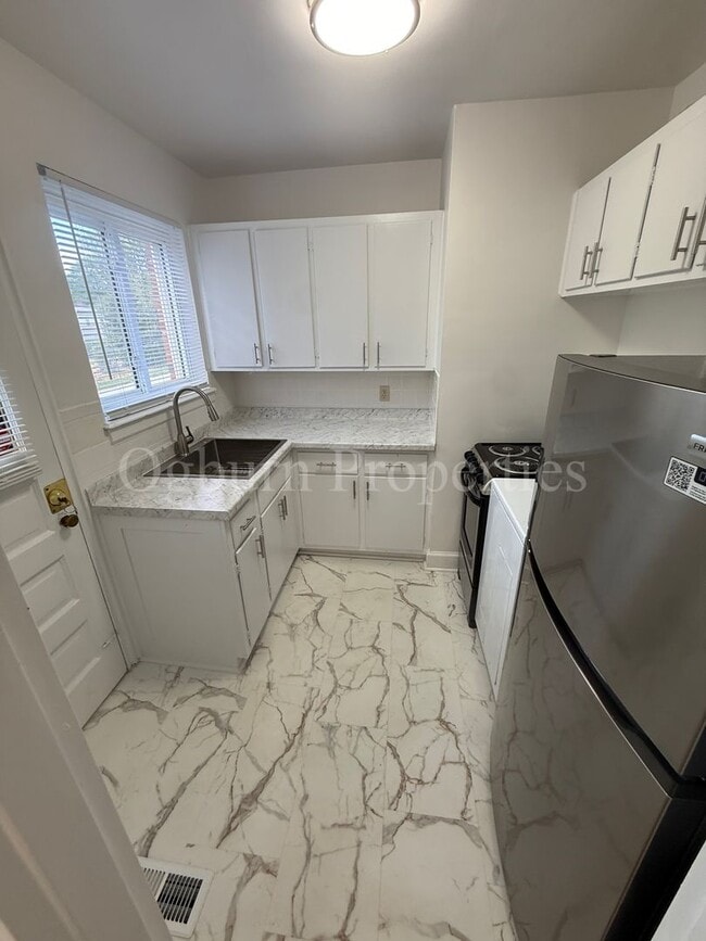 Photo - 2628 Greenbrier Rd