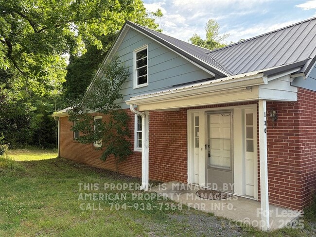 Building Photo - 130 Lilly Ave Rental