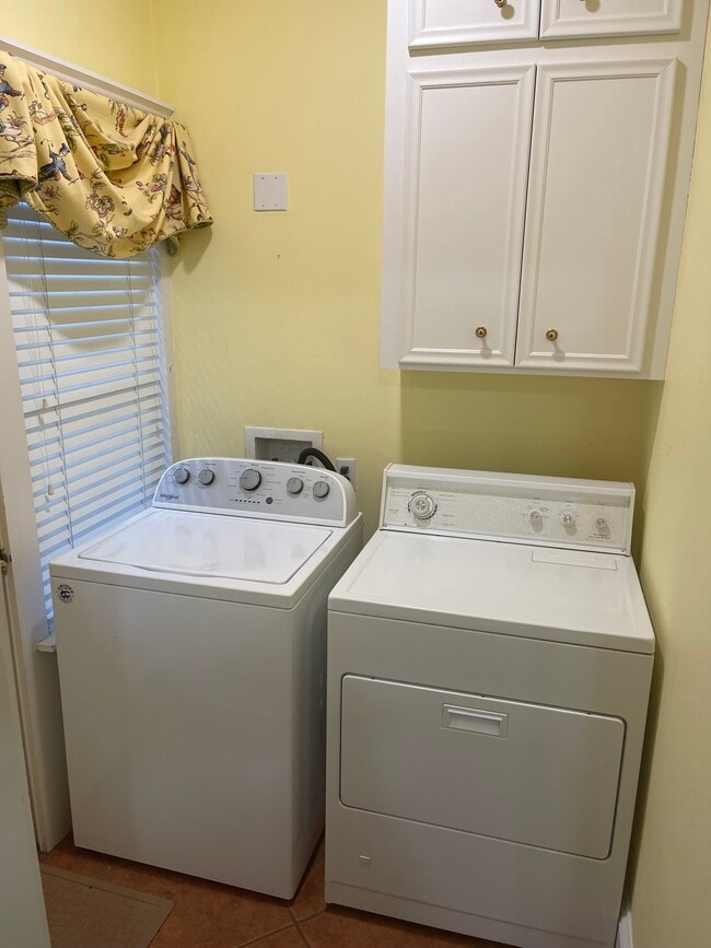 Photo - 654 Linden St