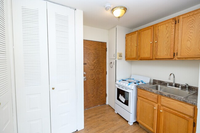 Photo - 2323 Garfield Ave S