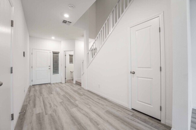 Photo - Luxurious 4 Bedroom Retreat in Las Vegas!