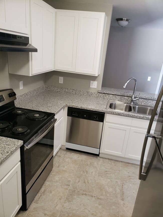 Photo - Henderson Gove