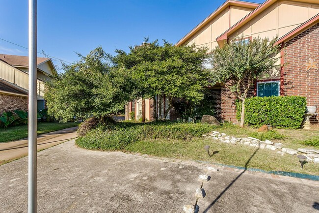 Photo - Great 2 Bed 2 Bath Townhouse in S Arlington- 76017