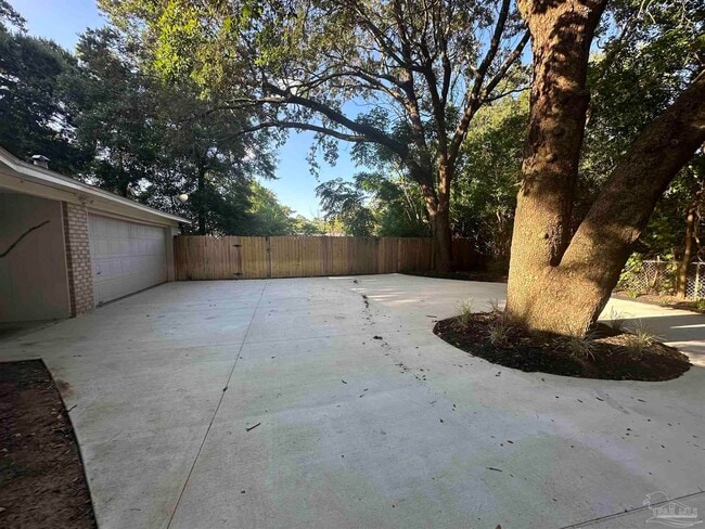 Photo - 3202 Swan Ln