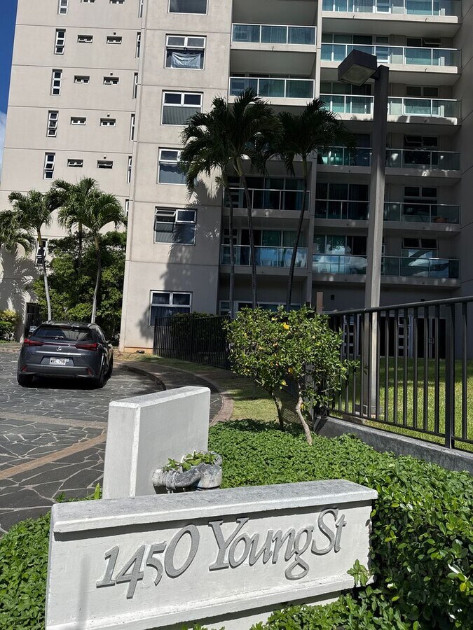 Photo - Conveniently located high floor 2 bedroom ... Unidad 2801