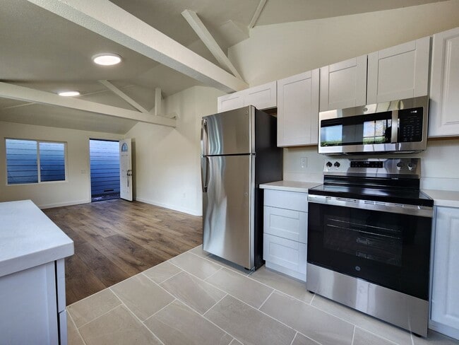 Photo - 715 Boyes Blvd Unit #B