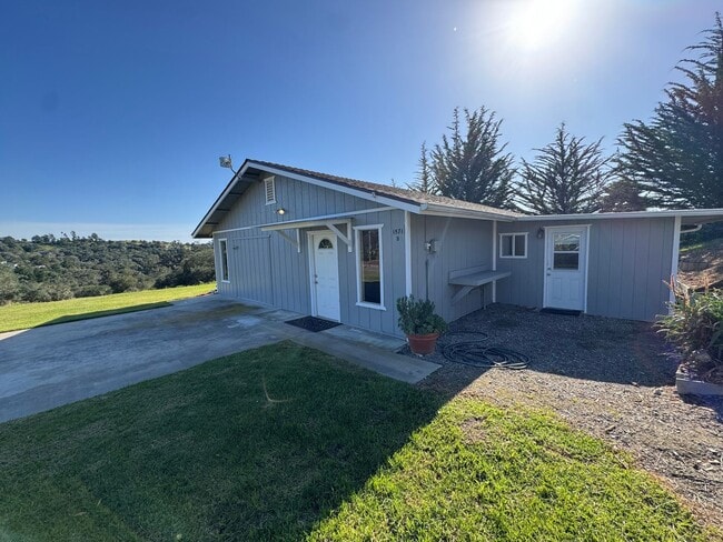 Building Photo - 2 Bedroom 1 Bathroom ADU