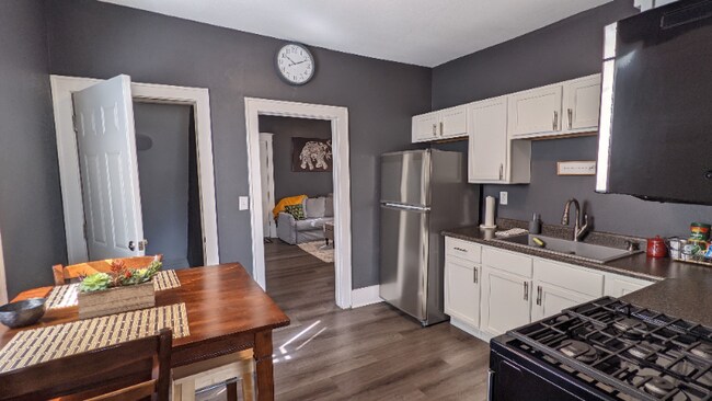 Photo - 505 E Rusholme St Unidad Lower