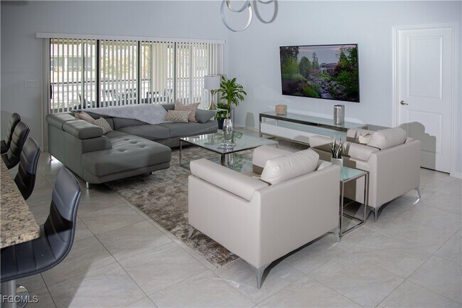 Building Photo - 503 SW 11th Ct Rental
