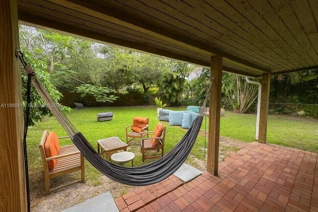 Photo - 1055 NE 121st St