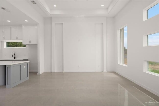 Photo - 614 Sonny Dr