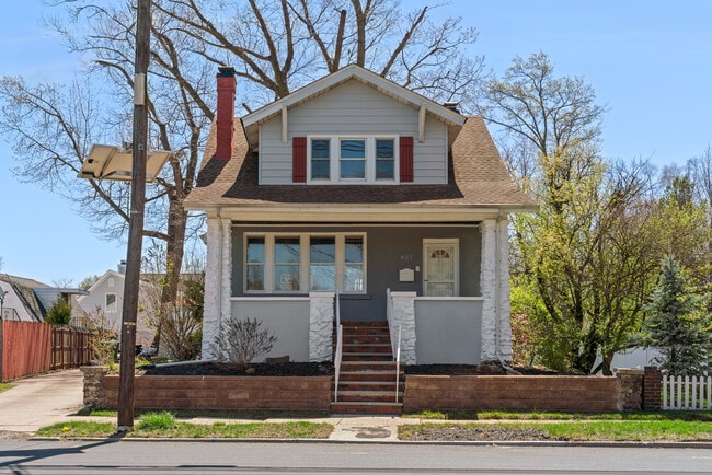 Building Photo - 657 Amboy Ave Rental