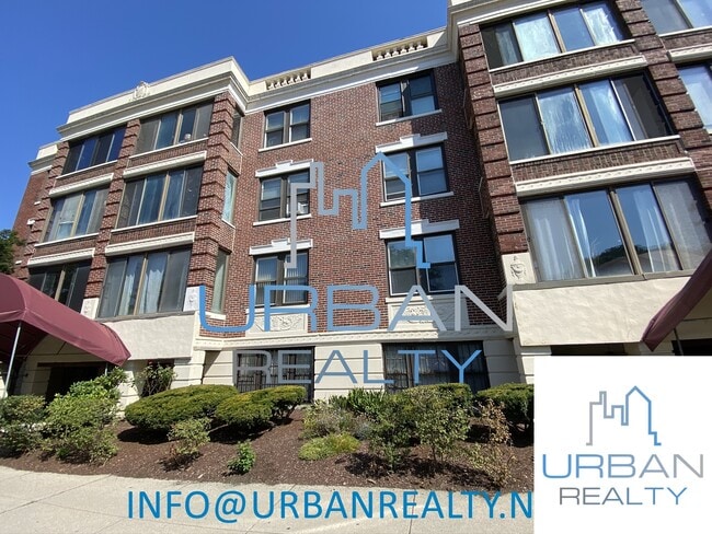 Building Photo - 2039 Commonwealth Ave