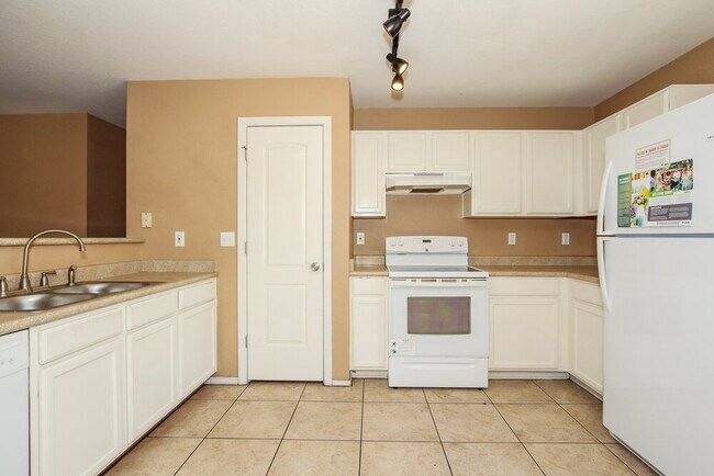 Photo - 3012 W Running Deer Trail