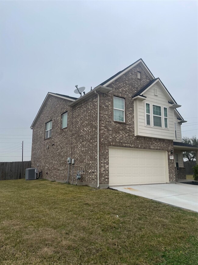 Photo - 17934 Royal Gate Ln