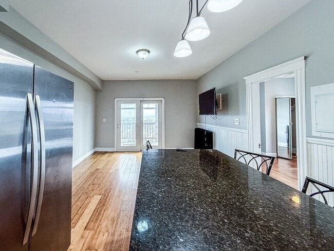 Photo - 120 Gladstone St Unit 3